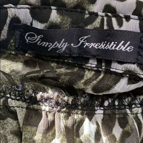 Simply Irresistible Green Leopard Print Top​ - Picture 5 of 5